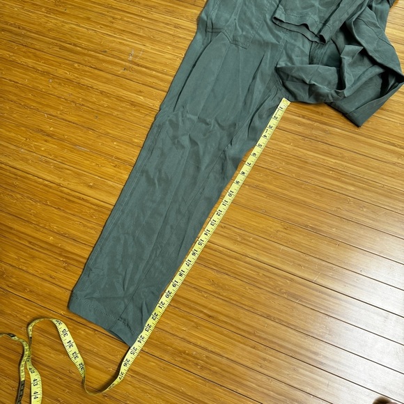 Banana Republic green army jumpsuit size 6 NWT long sleeve - Picture 7 of 10